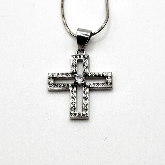 Sterling Silver Cross Pendant Necklace Dainty 19in - Picture 1 of 4